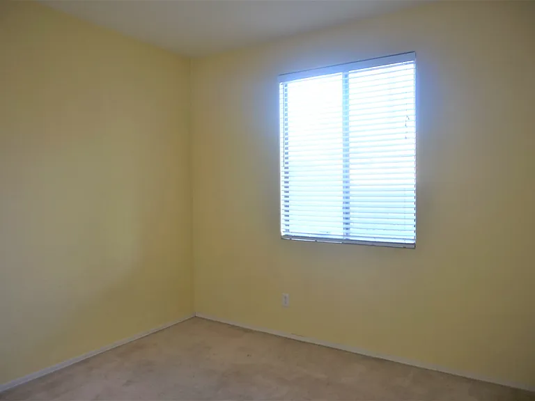 2586 E Remington Pl — Photo 13