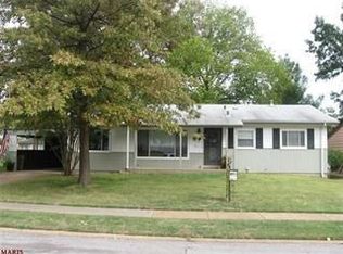 811 Undercliff Dr, Hazelwood, MO