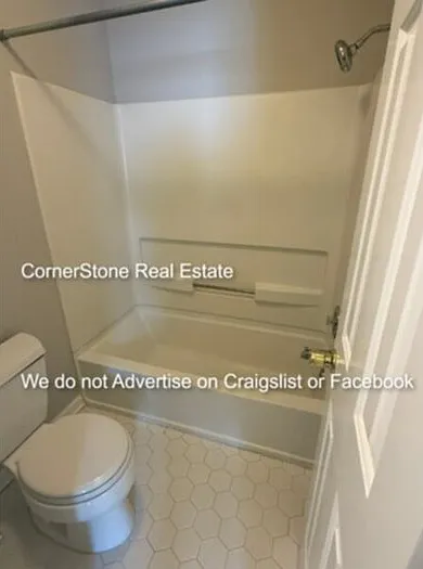 1267 Exeter Ln — Photo 11