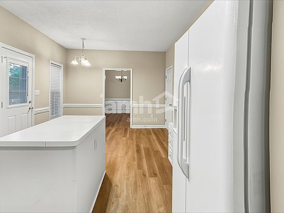 4th image of 4304 Southern Oak Dr