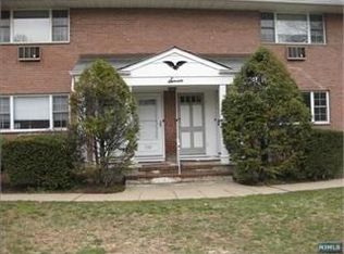 711 Washington Dr, Ramsey, NJ 07446