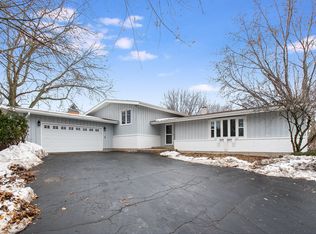 3822 Lincolnshire Dr, McHenry, IL 60051