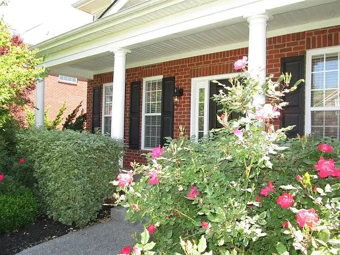1019 Brixworth Dr, Thompsons Station, TN 37179 Zillow
