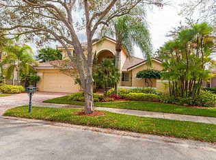 2640 Oakbrook Ln, Weston, FL 33332