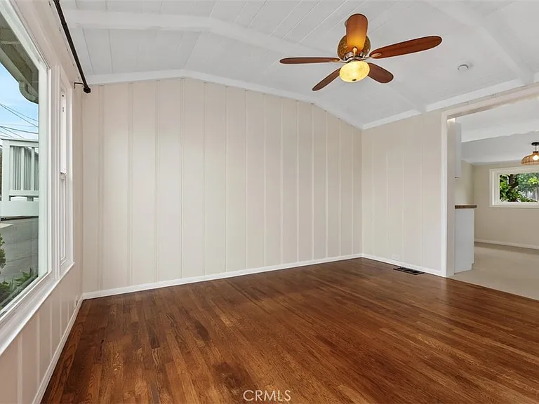 31726 Virginia Way — Photo 5