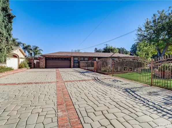 8500 De Celis Pl, North Hills, CA 91343