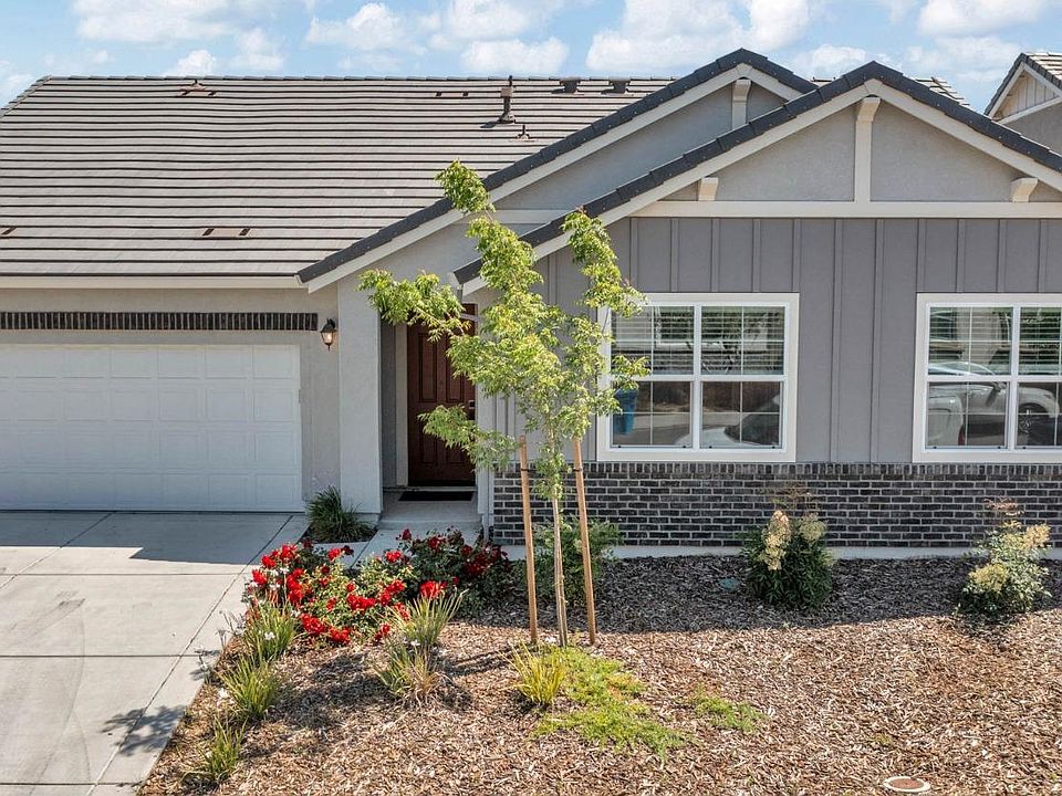 1st image of 673 Periwinkle Drive