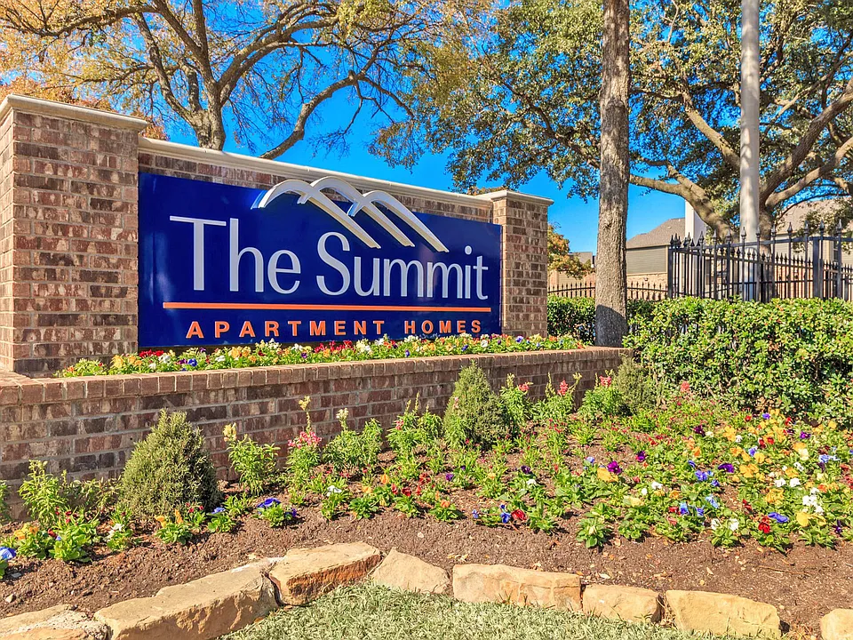 The Summit Apartments