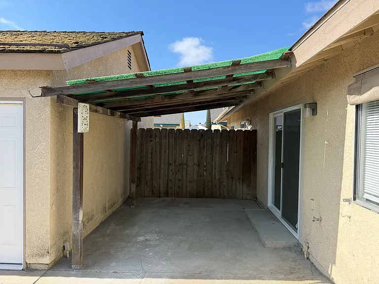 2337 N 10th Ave — Photo 16