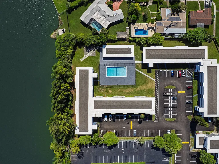 18-web-or-mls-LakeShore_Presidential_DJI_0231