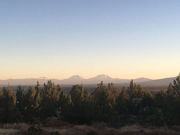 Three Sisters View