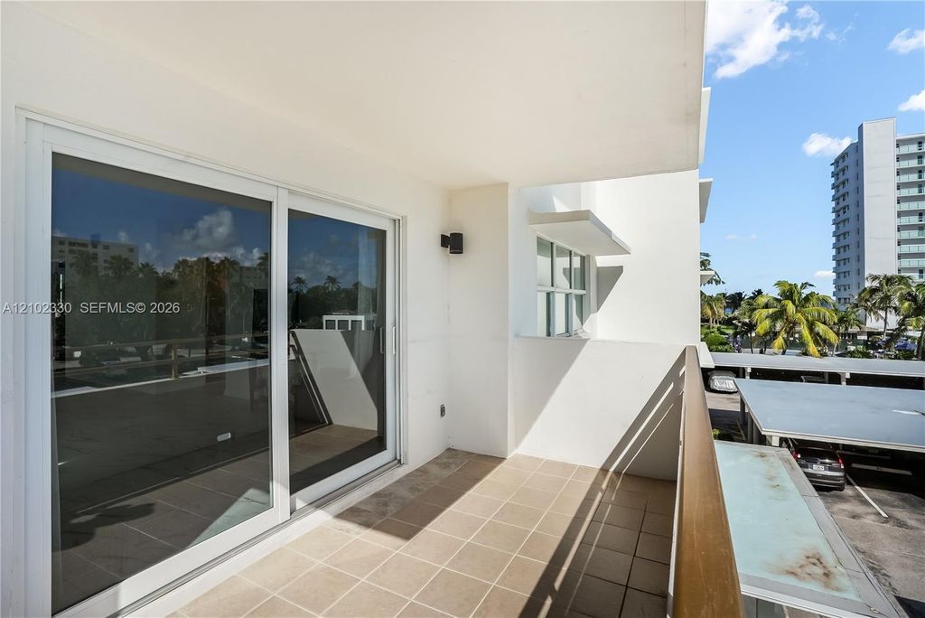 1630 N Ocean Blvd APT 215, photo 3