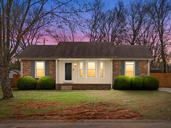202 Jim Thorpe Dr, Clarksville, TN 37042
