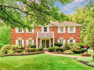 1664 Pinetree Dr, Pittsburgh, PA 15241
