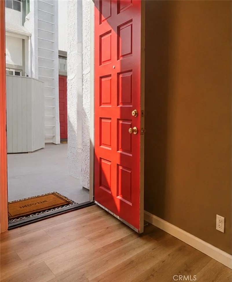 2 bed, 1136 sqft, $3,400 — Photo 3