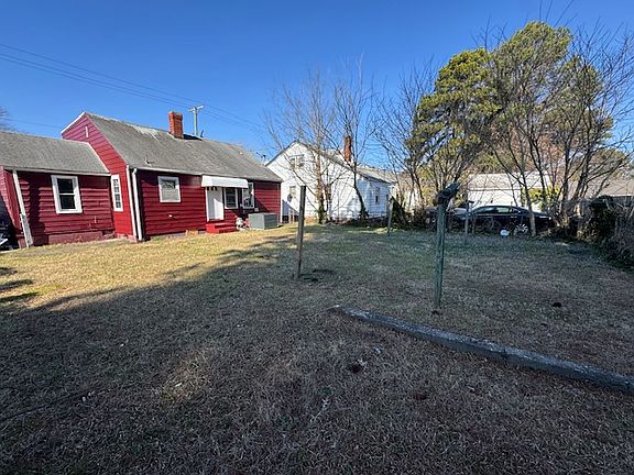 3rd image of 2115 Parker Ave