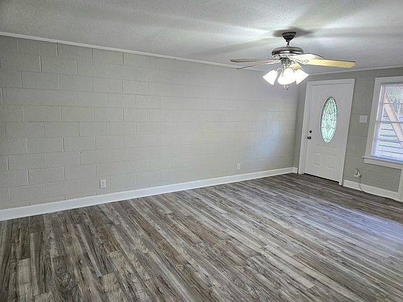 3rd image of 1503 Golf Club Ln APT 3