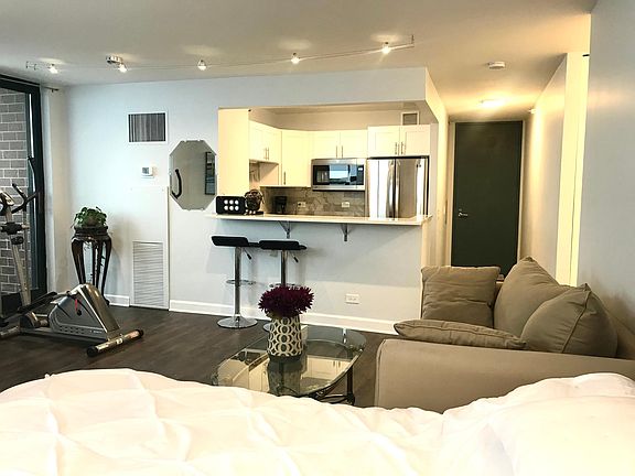 3rd image of 3660 N Lake Shore Dr APT 3512