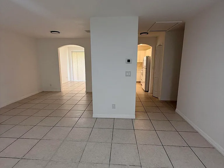 1215 Hyacinth Pl #1215 — Photo 10