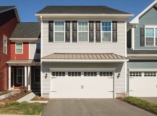 104 Warrington Round, Danbury, CT 06810