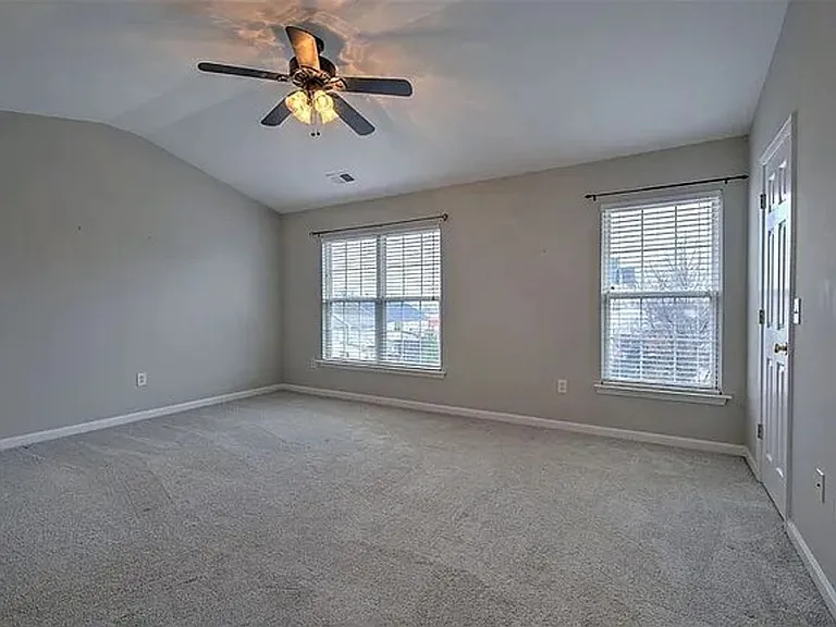 11 Annacey Pl — Photo 21