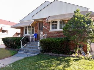 247 Park Ct, Bellwood, IL
