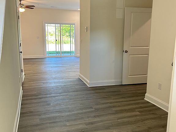 3rd image of 503 Sunlight Ln #6