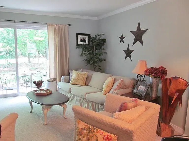 2410 Barnside Cir — Photo 3