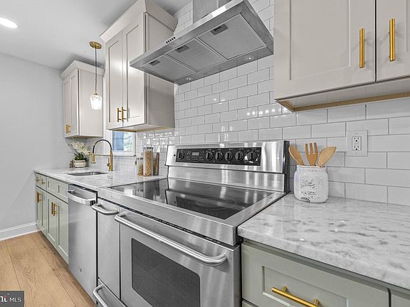 4th image of 1014 Lansdale Ave