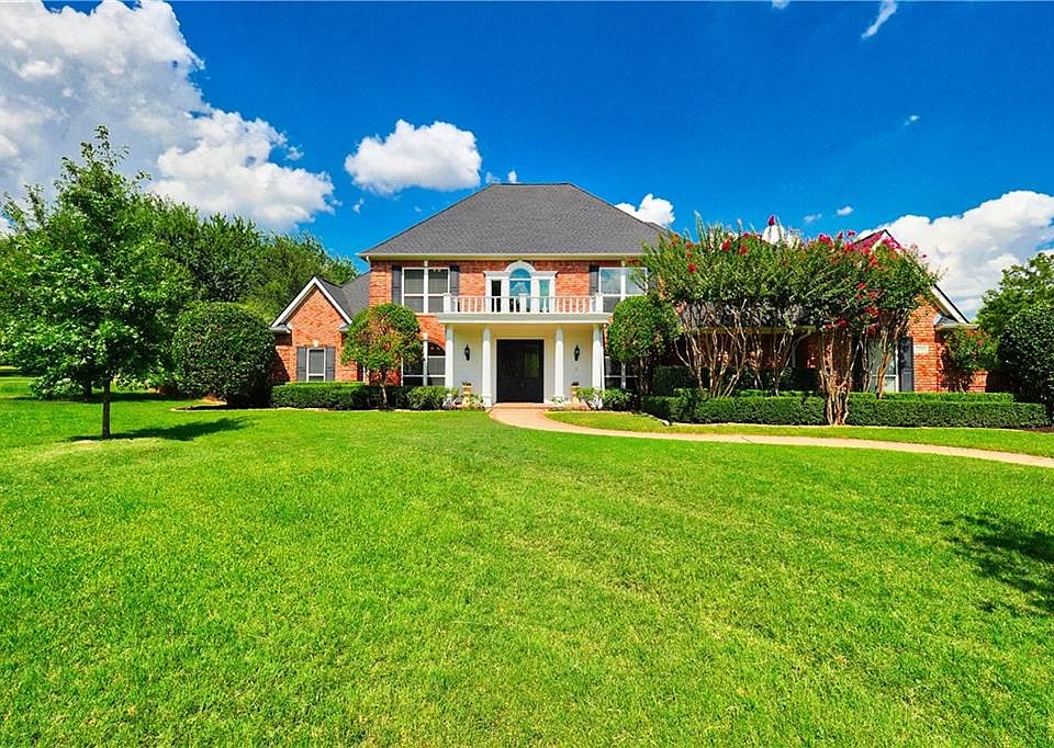 1st image of 1300 Houston Ct