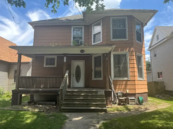 614 N Jackson St, Clinton, IL 61727