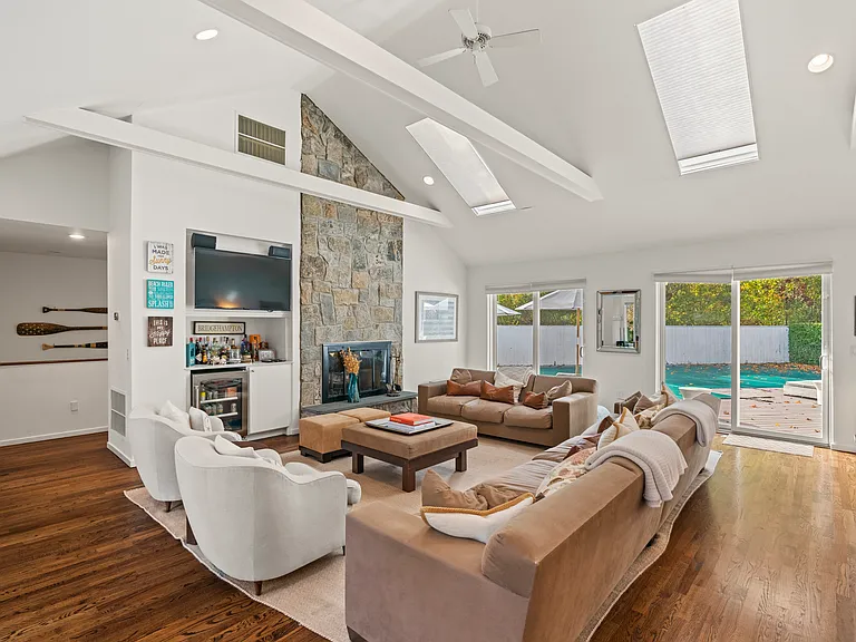 150 Sea Farm Ln — Photo 3