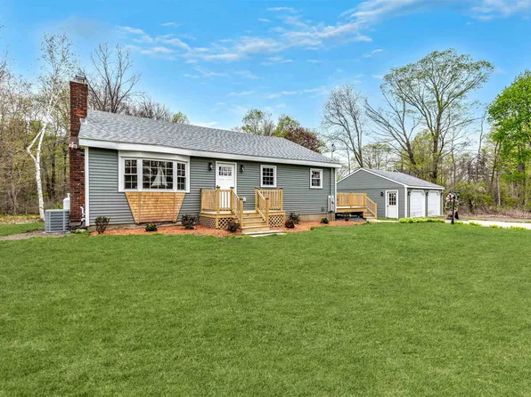 11 Merrimac Road, Newton, NH 03858