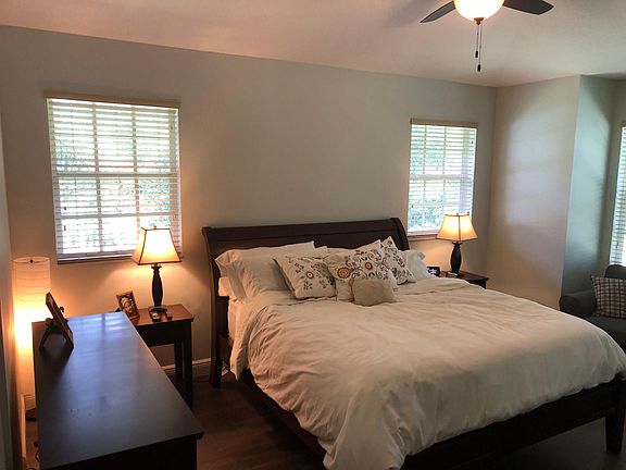 3rd image of 3310 Lakeside Dr #43