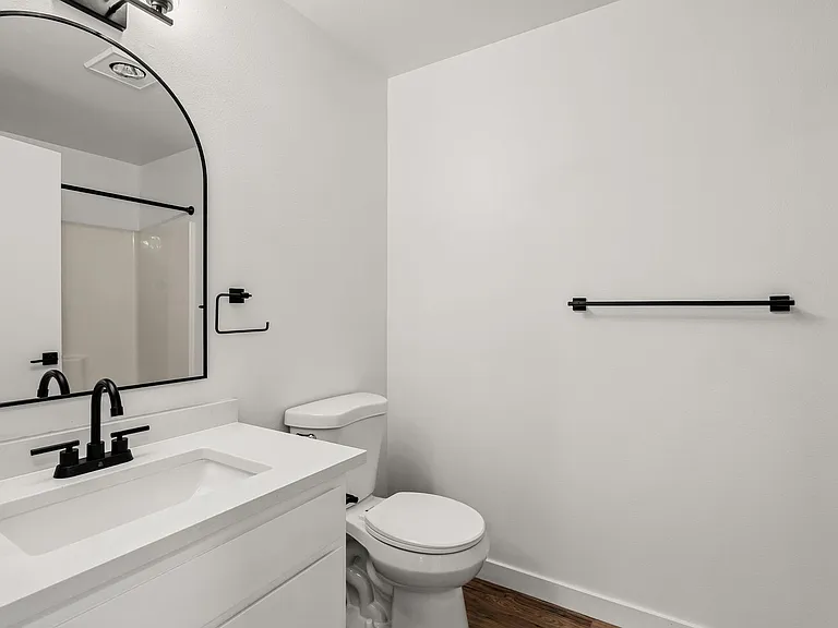 Talent Parkside Apartments — Photo 55