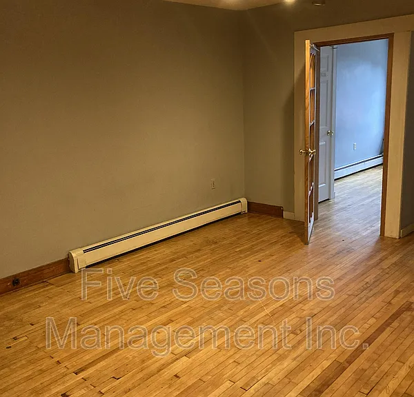 9 Chase St #1 — Photo 3