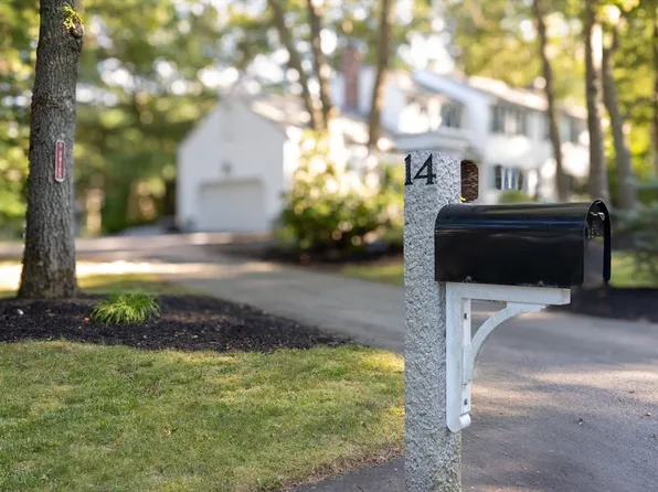 14 Briarwood Cir, North Easton, MA 02356