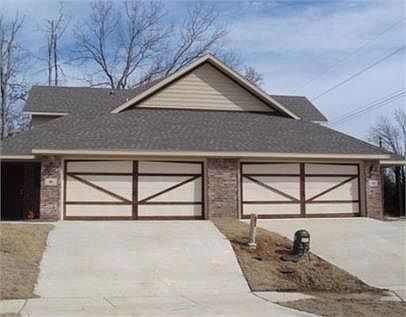 1st image of 12 S Woodsprings Dr