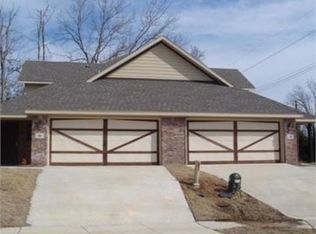 12 S Woodsprings Dr, Fayetteville, AR 72701