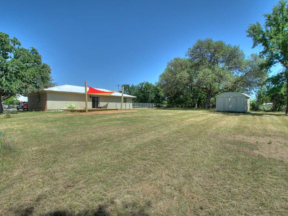 4th image of 128 Airview Blvd