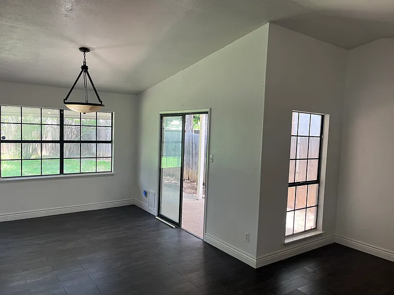 6603 Springfield Dr — Photo 3