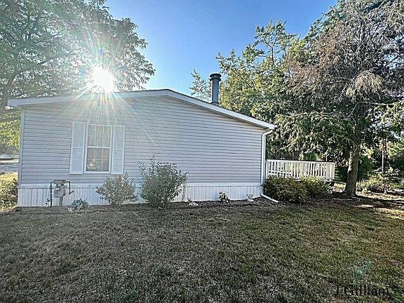 3rd image of 14545 Lemontree Ln