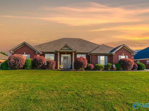 119 Misty Morn Ln, Huntsville, AL 35811