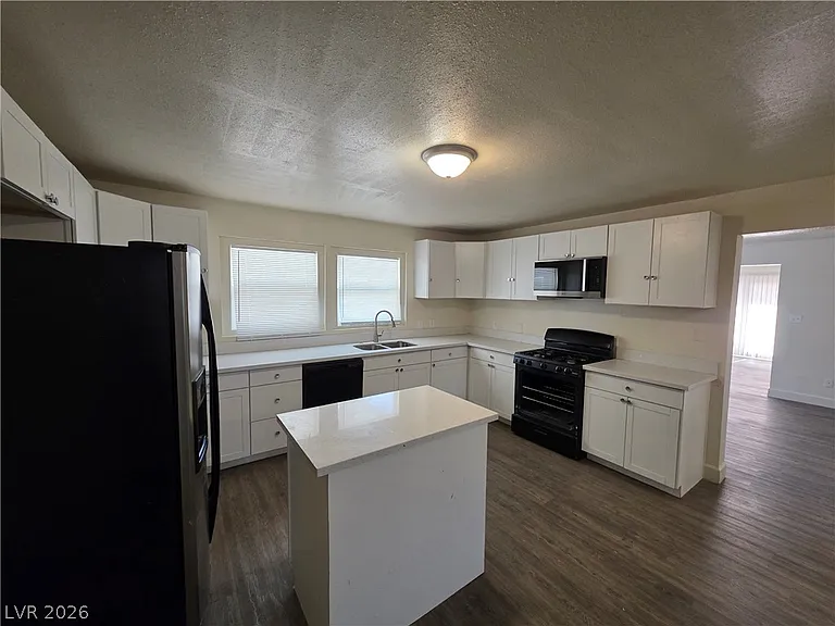 1590 Mustang Dr — Photo 79