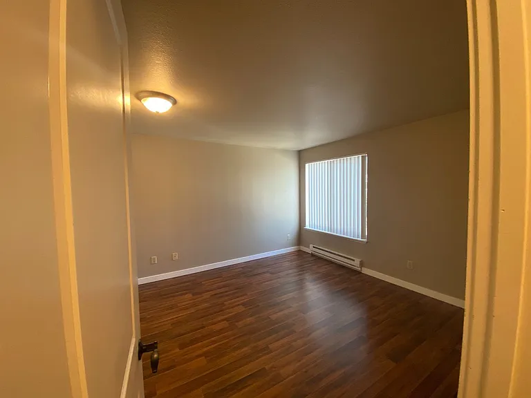 North Green Lake Apartments — Photo 13