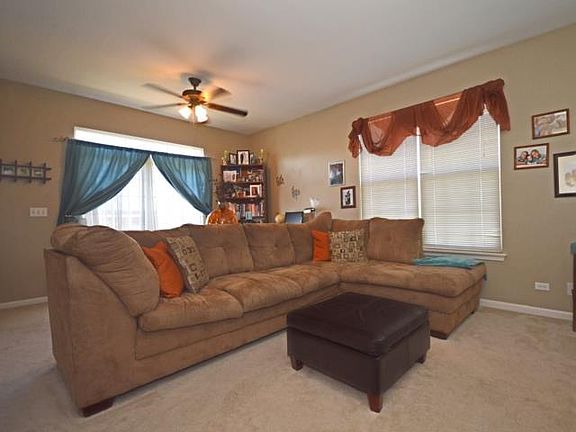 4th image of 811 Summit Creek Dr #1