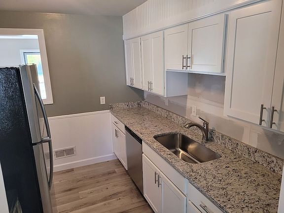 4th image of 8647 Sturgis St
