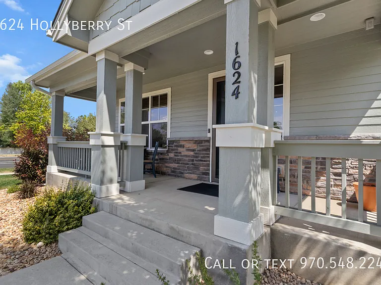 1624 Hollyberry St — Photo 3
