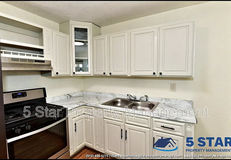 10324 Newport Dr — Photo 14