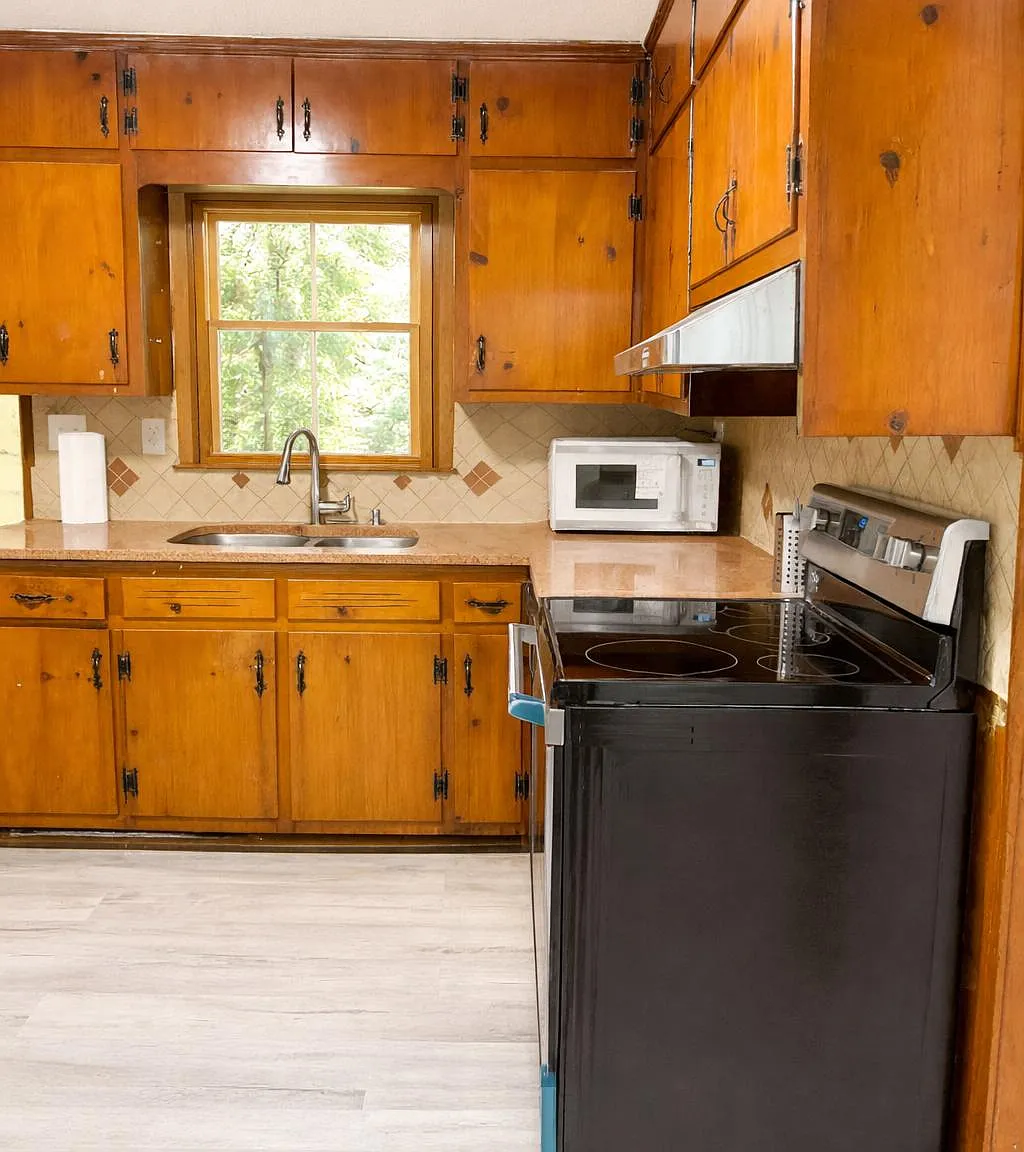 4 bed, 3.0 bath, 2600 sqft, $689 — Photo 4